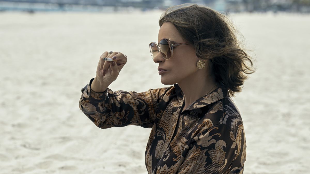 Sofía Vergara as Griselda on the beach in Griselda episode 6