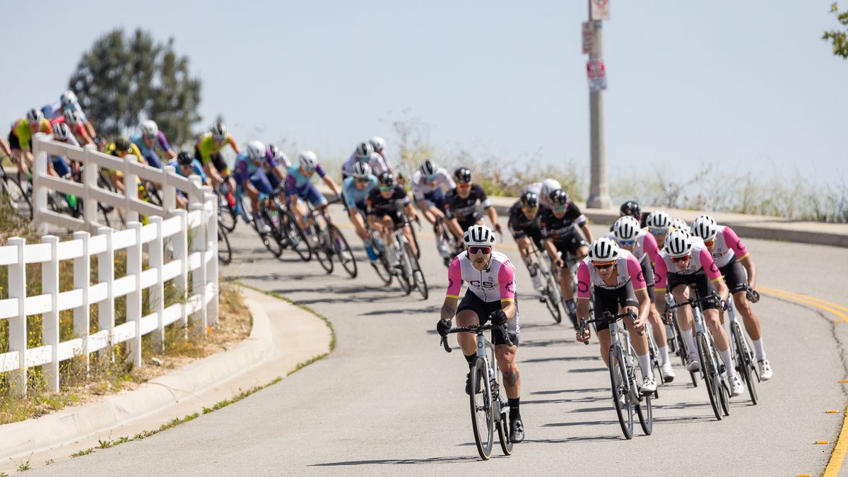 After a break of nine got up the road on the second time up the climb, CS Velo, here lead by Sean Burger, spent the next 9 laps on the front of the field maintaining a reasonable gap working to defend the yellow jersey.