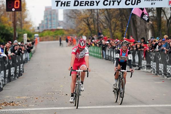 Troy Wells (Clif Bar) edges out Chris Jones (Rapha-Focus) at the line