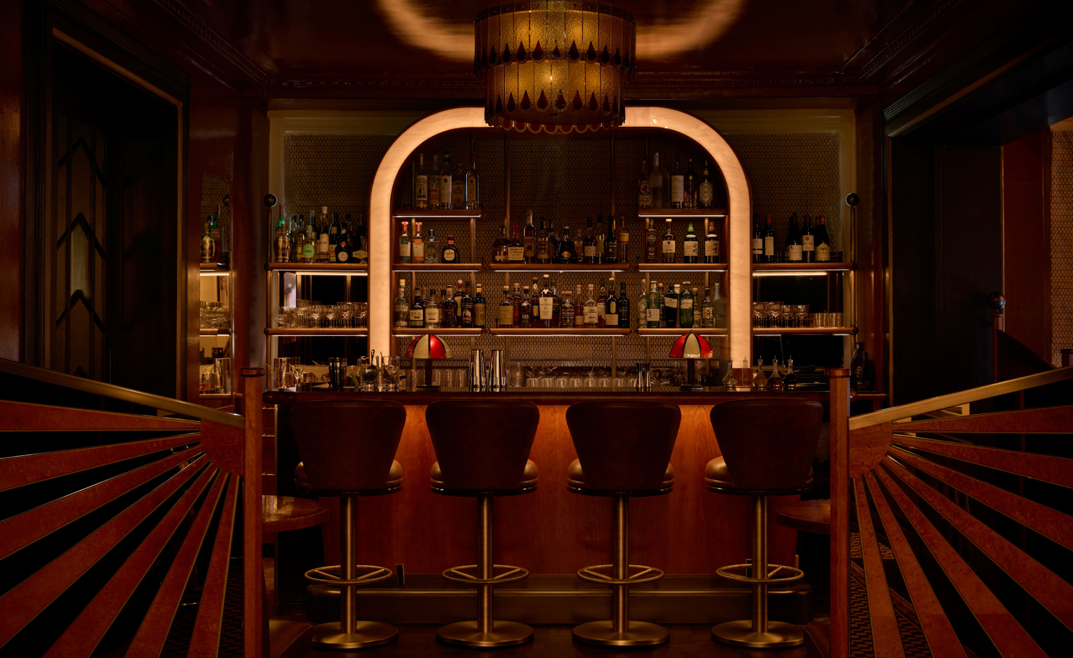 Interior of Simpson&rsquo;s Bar