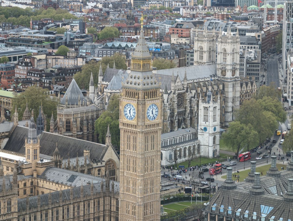 iPhone 15 Pro Max vs. Galaxy S24 Ultra vs. Pixel 8 Pro London Eye photos