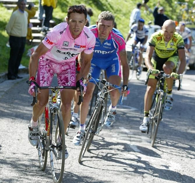 Casagrande and Garzelli hang on but Simoni is about to fly
