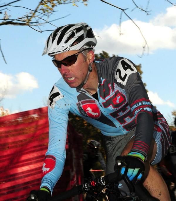 Shannon Skerrit (Vanilla Bicycles) cornering
