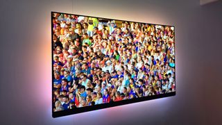 Philips OLED 909 with four-sided Ambilight