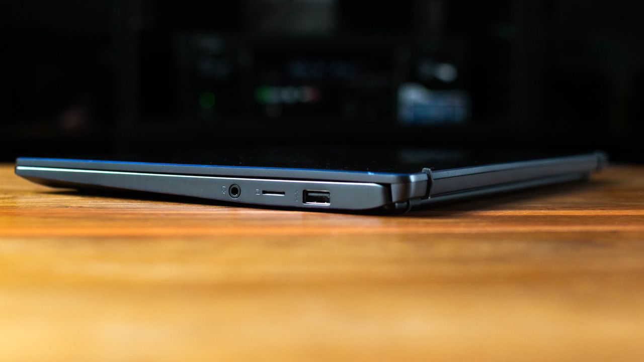 A photograph of the MSI Prestige 14 Evo in profile