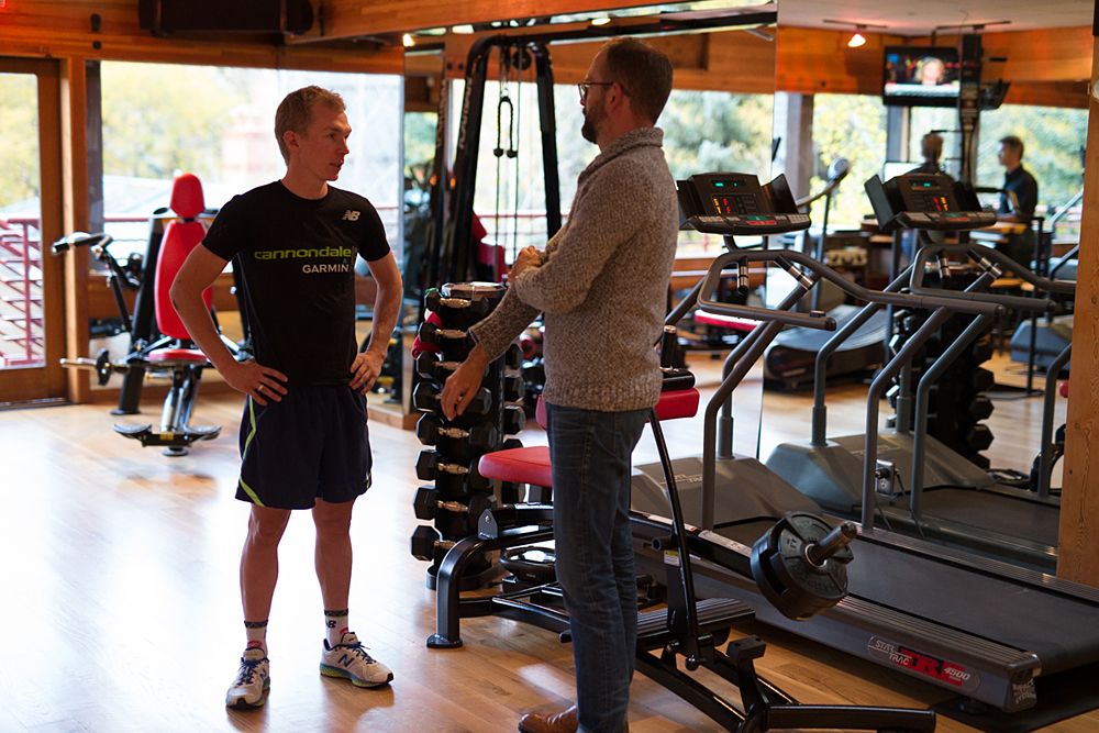 Tom Jelte Slagter and Jonathan Vaughters in the weight room