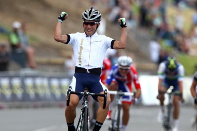 Caleb Ewan (Bikebug) wins the men's race