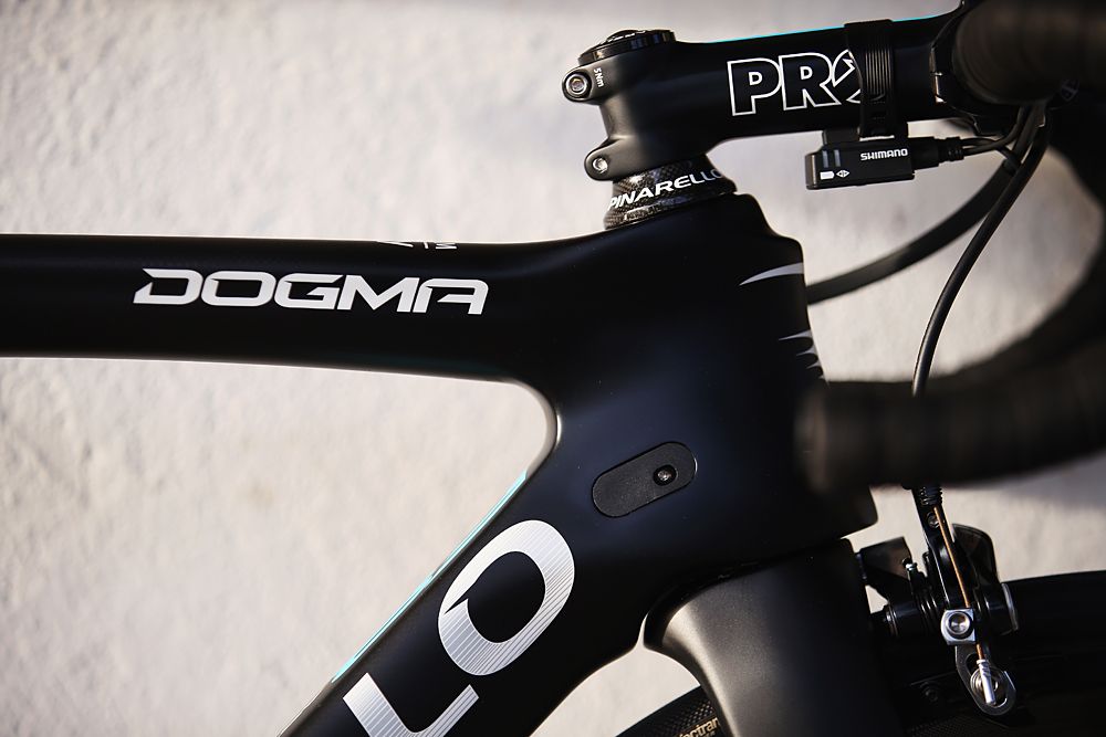 Mikel Landa's Pinarello Dogma F8 looks slick with internal cable routing