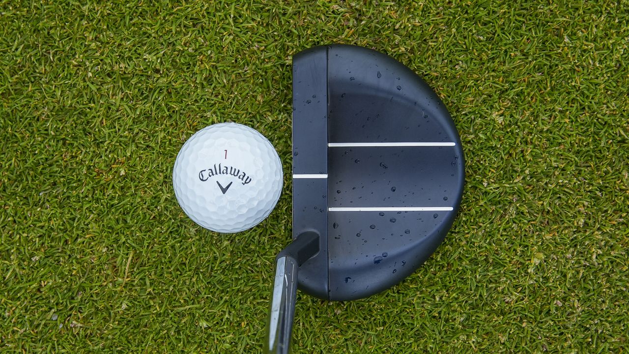 Photo of an odyssey rossie putter