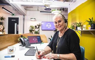 Celebrity Call Centre for Stand Up to Cancer - shows Kim Woodburn
