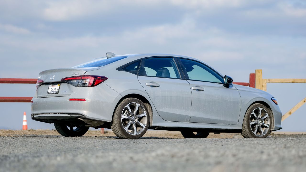 2025 Honda Civic Sport Touring Hybrid test drive review.