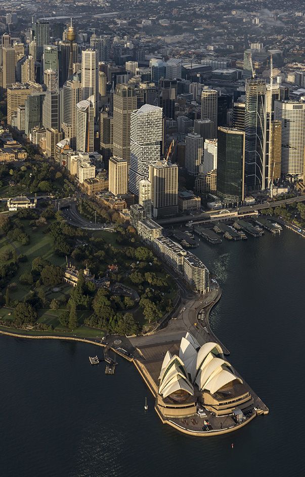 Quay Quarter Tower by 3XN is an example in sustainable reuse Wallpaper