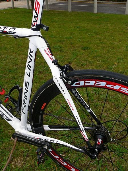 A cleanly executed wishbone-style seat stay assembly