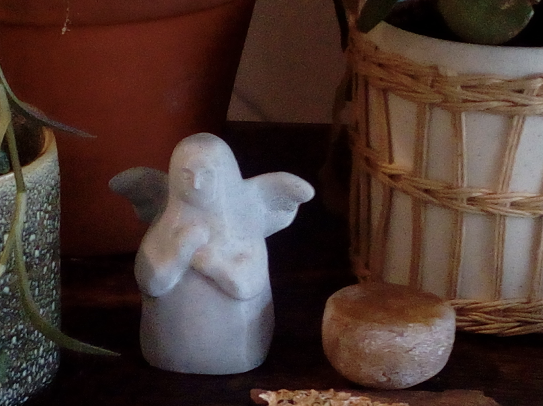 A photo of a 3D model of a goddess statue, taken on a myFirst Camera 50 smartphone camera for 5-12-year-olds