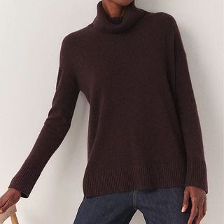 cashmere ribbed roll neck in blackberry