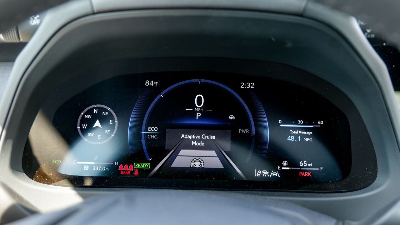 2025 Lexus UX 300h test drive.