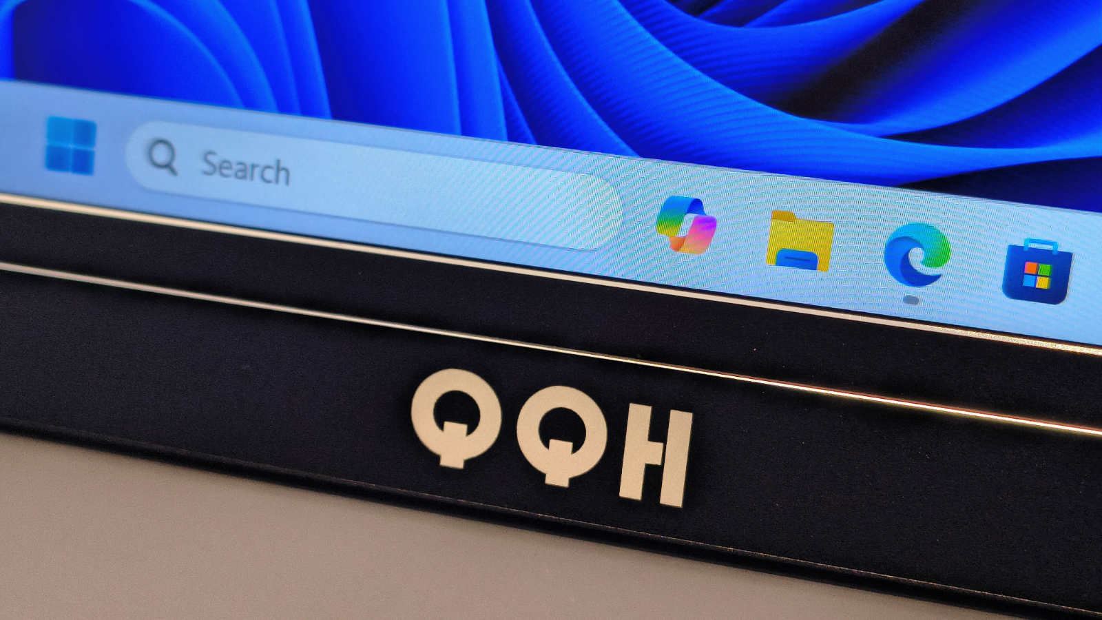 QQH Z12-4 Portable Monitor