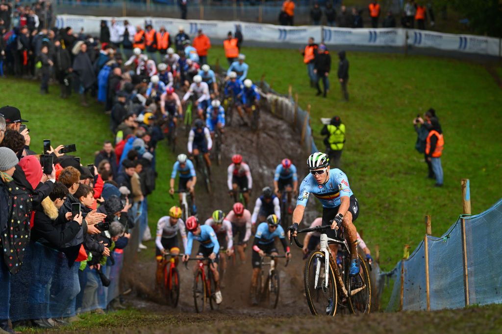 PONTCHATEAU FRANCE NOVEMBER 05 A general view of Laurens Sweeck of Belgium competes during the 21st UEC European Cyclocross Championships 2023 Mens Elite on November 05 2023 in Pontchateau France Photo by Luc ClaessenGetty Images