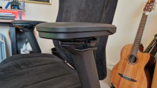 Fractal Refine's armrests