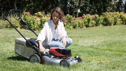 Honda IZY HRG 416 XB lawn mower review