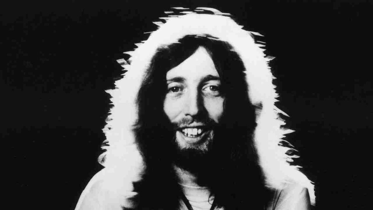 Steve Hillage posing for a photograph in the 1970s