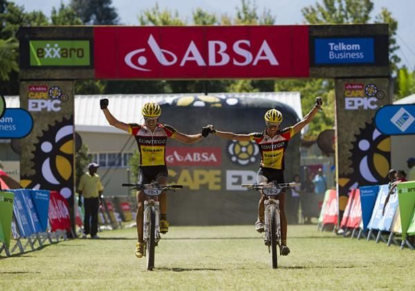 Eric and Arianne Kleinhans of Contego 28E take the stage win during stage 1