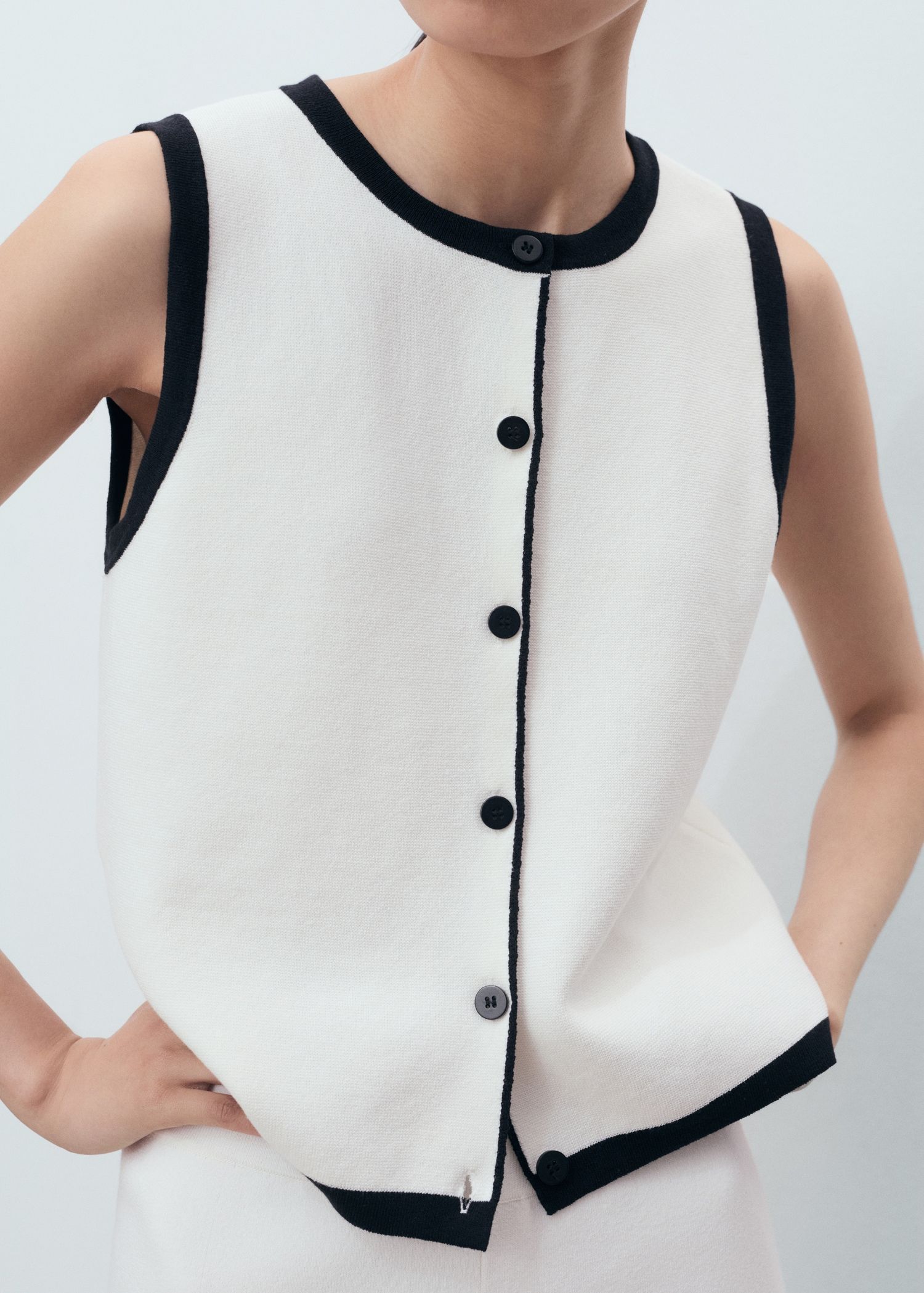 Knitted Waistcoat With Contrast Detail - Women | Mango United Kingdom