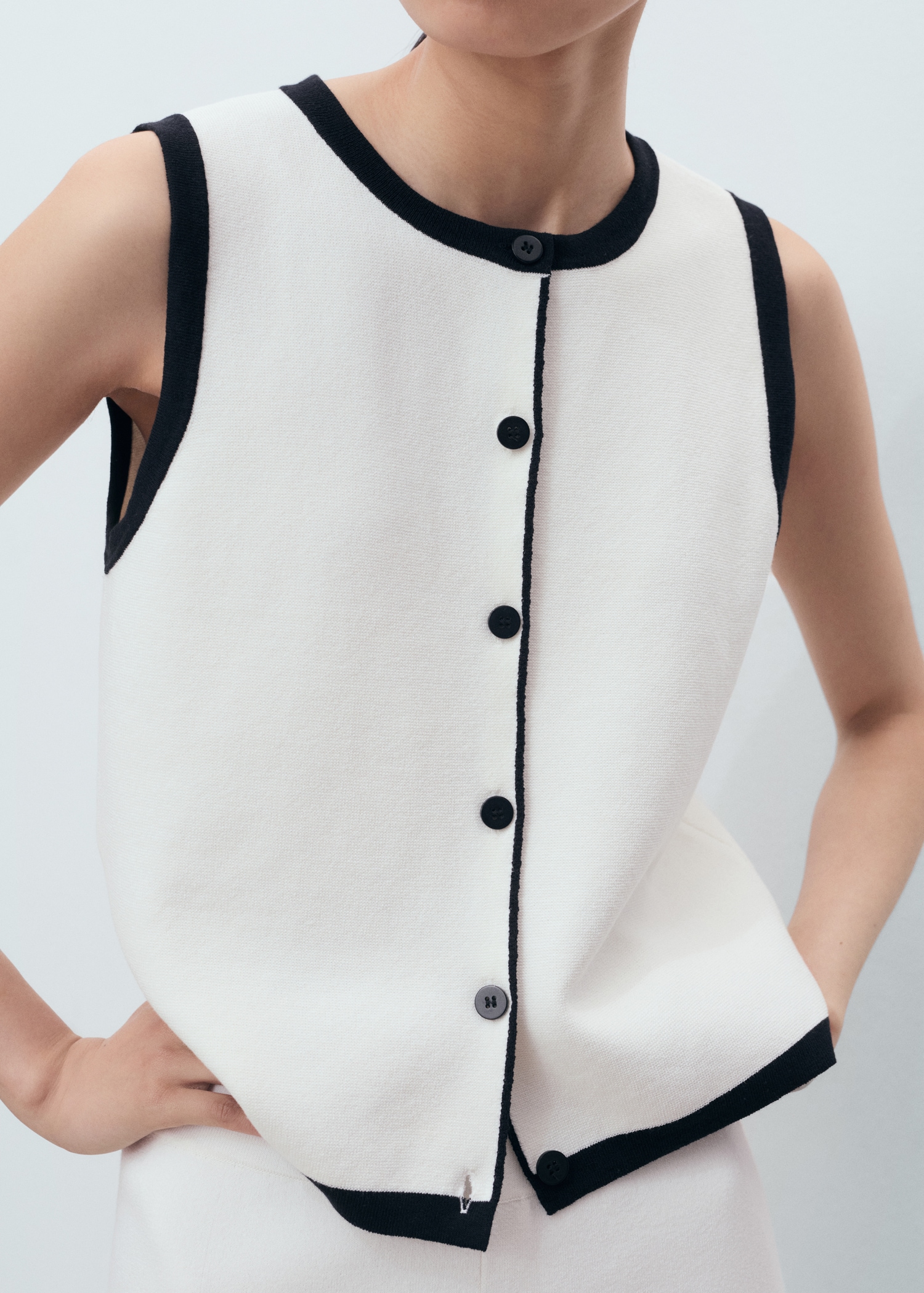Knitted Waistcoat With Contrast Detail - Women | Mango United Kingdom