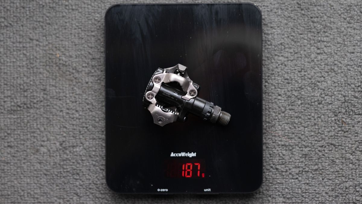Shimano pedal on weight scale