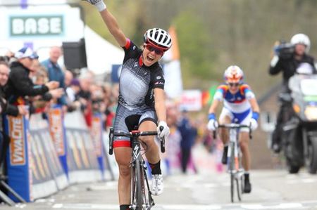 Evelyn Stevens (Specialized - lululemon) wins ahead of Marianne Vos (Rabo Women)
