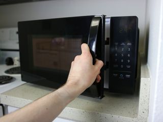 5 reasons you want a voice-controlled microwave