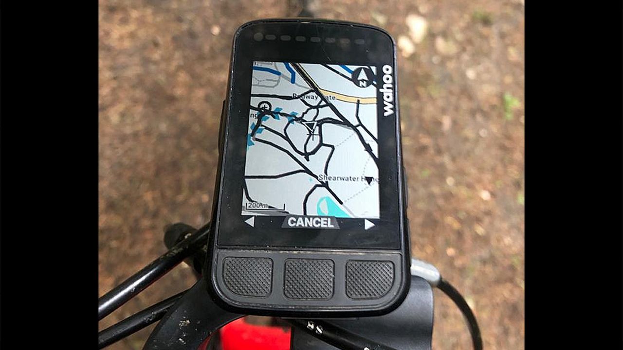 Black lines on the map screen of the Wahoo Elemnt Bolt