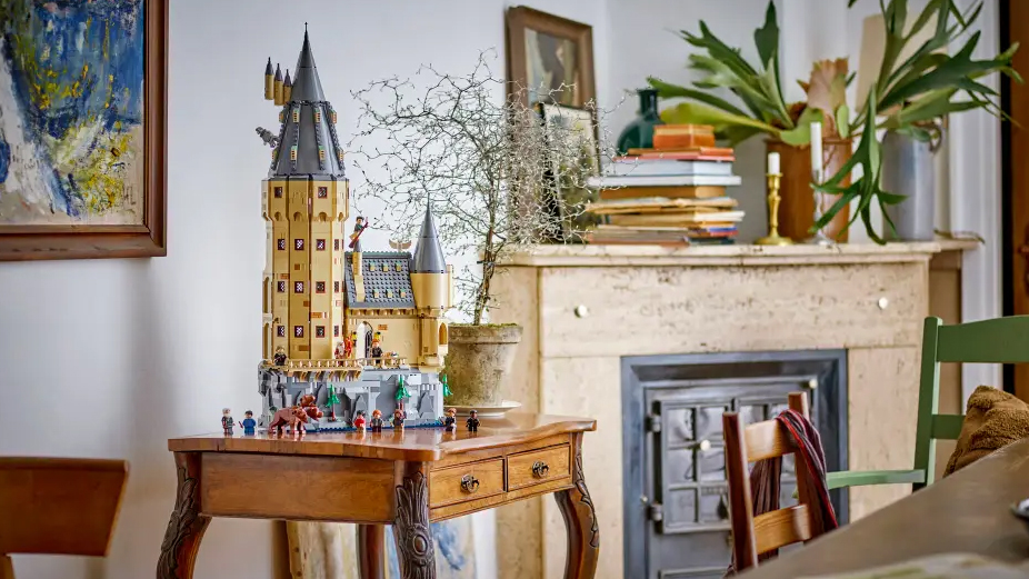 Lego Harry Potter Hogwarts Castle: The Main Tower: