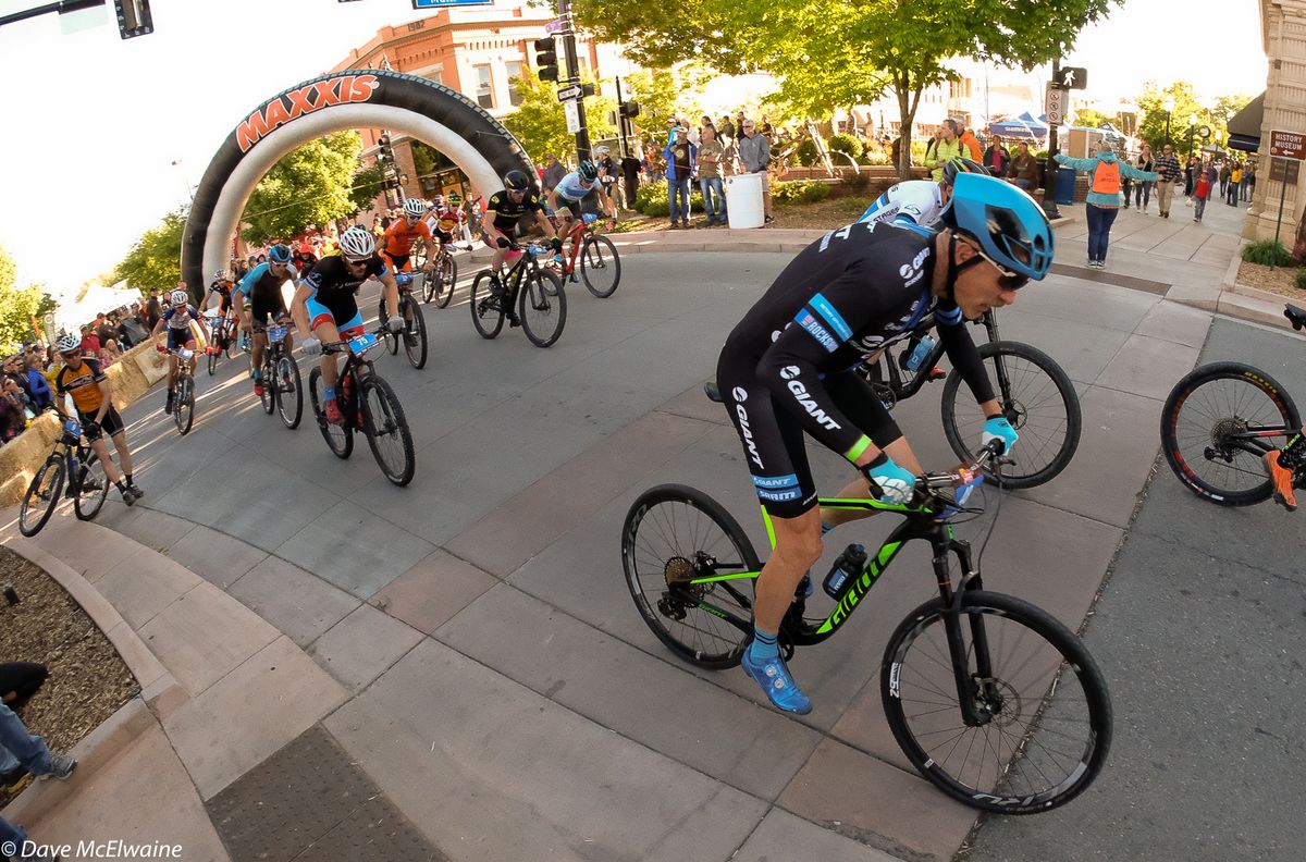 Carl Decker (Giant) near the front early in the race