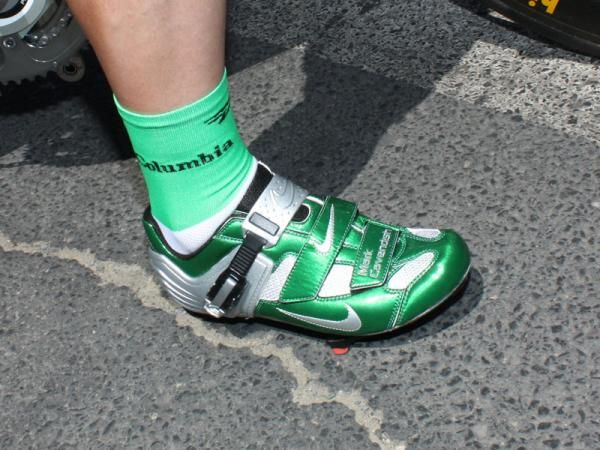 Nike finds room in its production line for a custom green pair for Mark Cavendish (Columbia-HTC).
