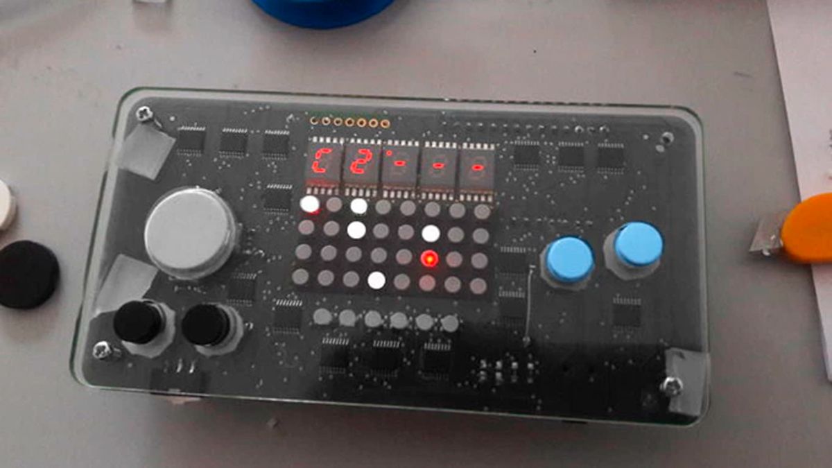 Nanoloop is a Game Boy-style handheld synth that might be even more fun than the real thing