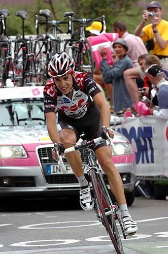 Carlos Sastre (CSC) on his own