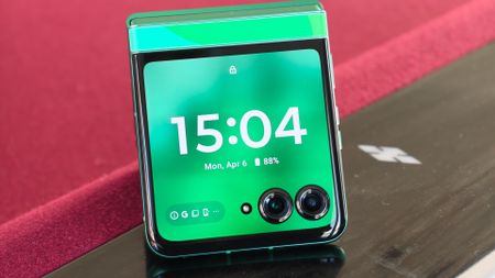 Motorola Razr 2025 FIFA World Cup 2026 Edition in Green eco-leather