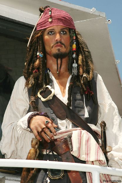 Johnny Depp spends £40,000 on coats for Pirates ?crew?
