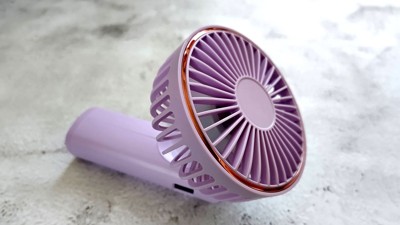 Tunise fan folded