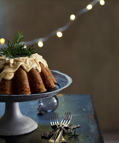 Almond Snowflake Cake - My Sweet Precision