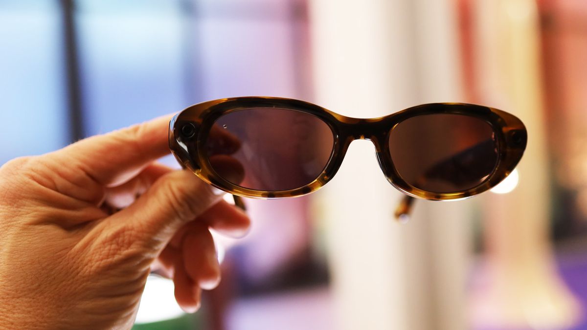 Meta Glasses co-designed by EssilorLuxottica