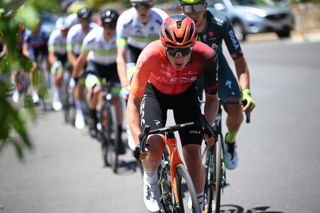 Under the impetus of the fresh legs of Leo Hayter of Ineos Grenadiers, the gap came down quickly