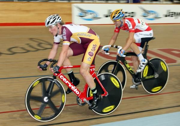 Jack Bobridge cruises near Hepburn's wheel