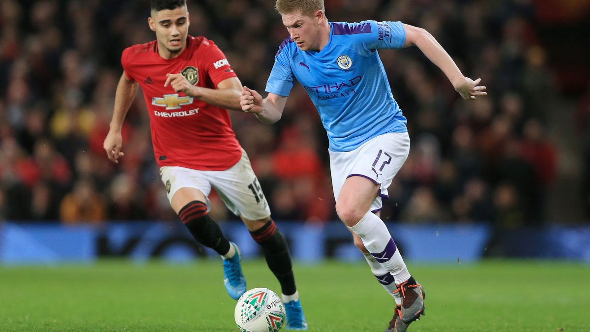 man city vs man united live stream MANCHESTER, ENGLAND - JANUARY 07: Kevin De Bruyne of Man City battles with Andreas Pereira of Man Utd during the Carabao Cup Semi Final match between Manchester United and Manchester City at Old Trafford on January 7, 2020 in Manchester, England. 