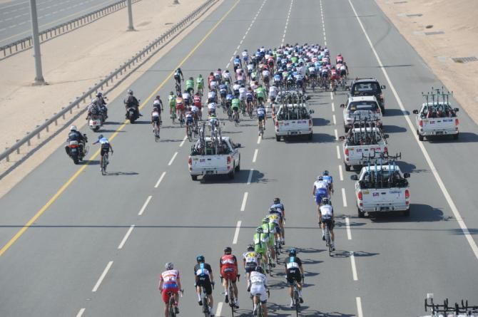 Eschelons formed in the winds again on stage 4 of Tour of Qatar
