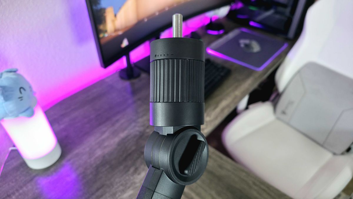 Image of the HyperX Caster microphone and camera boom arm.