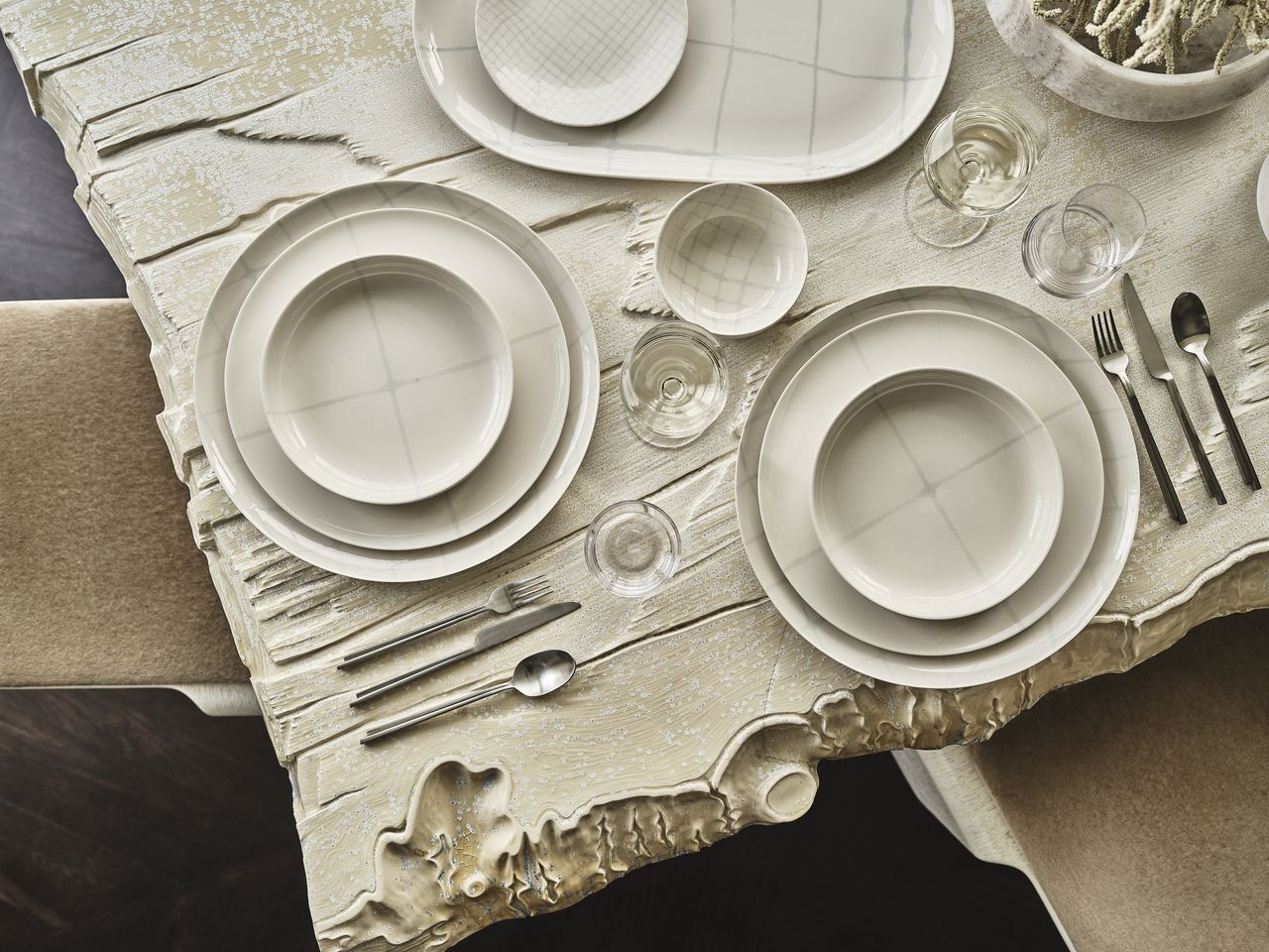 A table set with Kelly Wearstler&#039;s dinnerware set