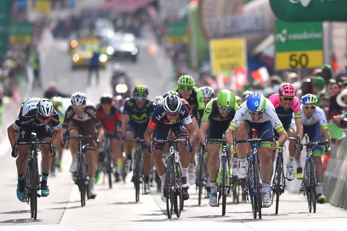 Michael Albasini (Orica-GreenEdge) timed his effort perfectly.