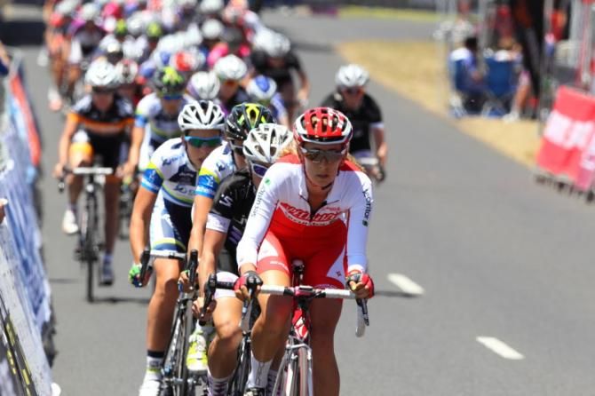 Amy Bradley (Specialized - Securitor) leads the bunch